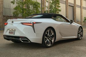Lexus LC 500 Convertible V8 Usado del 2021 - Product Image 3