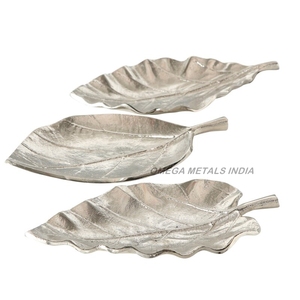 Latest Designs Silver Abstract <b>Metal</b> <b>Bowl</b> with Unique Wavy Edges and Dual-Tone Finish for Stylish Decorative and Dining Use - Product Image 3