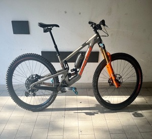 Bicicleta Santa Cruz MEGATOWER X01 / Carbon CC 2023 de Calidad, Lista para Enviar - Product Image 1