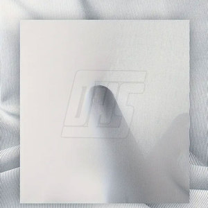 Shorts de compression pour hommes à la mode avec tissu élastique respirant idéal pour l'entraînement en salle de sport et le fitness quotidien - Product Image 5