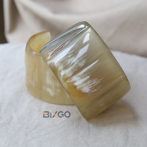 Brazalete C Cónico de Cuerno de Búfalo Blanco Hecho a Mano en Vietnam, Se Aceptan Pedidos al por Mayor y Personalizados - Product Image 5
