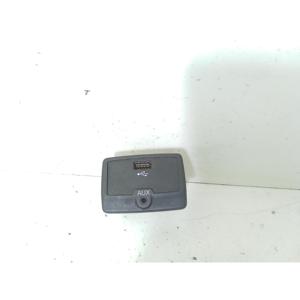 ช่องเสียบ AUX/USB สำหรับรถยนต์ FIAT 500 ซีรีส์ L (351_352) 735558298 (12>ตัว) - Product Image 1
