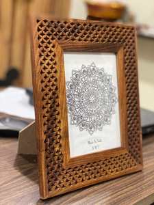 Cadre photo de créateur suspendu en bois et résine, meilleur cadre photo décoratif fait main pour la maison et le bureau - Product Image 6