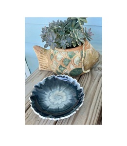 Elegante cuenco redondo de resina con acabado brillante, perfecto para la decoración contemporánea del hogar, mesa de comedor, almacenamiento versátil - Product Image 4