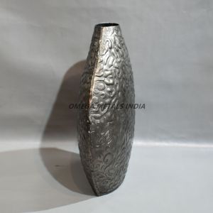 Vase marron brillant magnifiquement conçu Design conique d'inspiration vintage Parfait pour les expositions florales et les centres de table décoratifs - Product Image 6