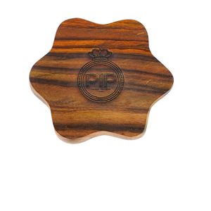 Sous-verres élégants et minimalistes fabriqués à la main en bois de teck Décor élégant pour les diplômes Anniversaires de mariage Anniversaires - Product Image 1