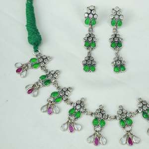 Conjunto de Gargantilla y Pendientes de Plata con Diseño Floral Bohemio Ayushi, Joyería Fina para Bodas y Regalos, Chapado en Oro con Circonitas - Product Image 6