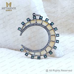 Pave Diamond Natural Emerald Gemstone MOP Crescent Moon Colgante Joyería fina Venta al por mayor Half Moon Pendant Jewelry - Product Image 5