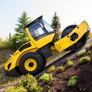 รถบดถนนไดนาแพค BW 213 BVC-5 แบบลูกกลิ้งเดี่ยว มือสอง พร้อมลูกกลิ้งสั่นสะเทือนแบบลูกกลิ้งคู่และเครื่องยนต์ ราคาดีที่สุด - Product Image 1