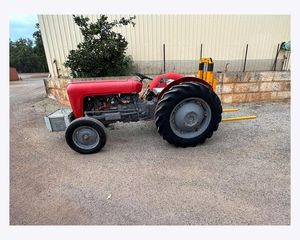 รถแทรกเตอร์ Massey Ferguson 35 สีแดง ขับเคลื่อน 2 ล้อ เกียร์ธรรมดา สำหรับขาย - Product Image 2