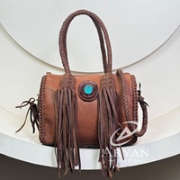 Nouveau concepteur 2025 femmes grande capacité gland sac fourre-tout à la mode sac à main à bandoulière en cuir de vachette avec poignée tressée