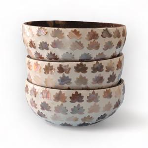 Bols de noix de coco de conception contemporaine de coquille de perle avec plusieurs couleurs, artisanat de marque vietnamien fait à la main à bas prix - Product Image 4