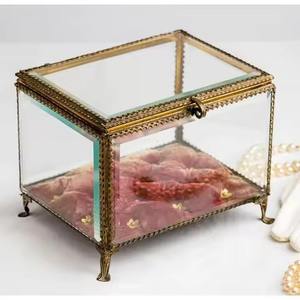 Nueva Caja de Anillos Cuadrada de Vidrio Transparente Vintage Ecológica con Borde de Latón Metálico Negro para Decoración del Hogar y Almacenamiento de Joyas - Product Image 5