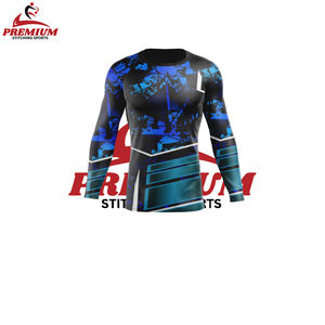 Camiseta de compresión de manga larga con estampado digital - Product Image 3