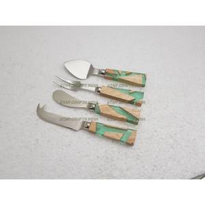 Ensemble de couteaux à fromage en acier inoxydable de haute qualité avec poignées en résine fabriquées à la main couverts pour cuisines - Product Image 2