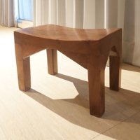 Tabouret japonais en teck biologique avec assise en forme de cuillère et longueur d'assise de 42 cm pour chambre d'hôtel rustique et confortable, mobilier de patio extérieur