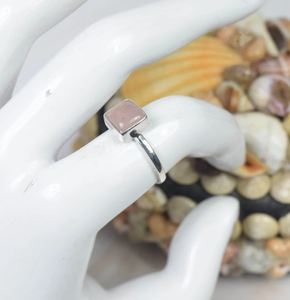 แหวนพลอยเงินสเตอร์ลิง925ทำด้วยมือสีชมพูกุหลาบควอตซ์ทรงสี่เหลี่ยมหินธรรมชาติ januace ของขวัญแต่งงาน - Product Image 3