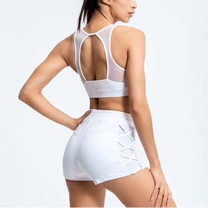 Taille haute élastique femmes Booty Shorts ensembles décontracté Logo personnalisé femmes soutien-gorge de sport et ensembles courts couleur blanche Polyester Yoga ensembles - Product Image 2