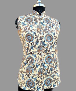 Veste d'hiver matelassée unisexe en gros manteau pour femmes avec rembourrage en coton manteau court indien fait à la main design réversible - Product Image 6
