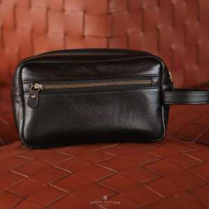 Bolsa con cremallera de cuero de vaca hecha a mano de primera calidad, elegante diseño clásico duradero, perfecto para llaves, maquillaje, accesorios de Indonesia - Product Image 4