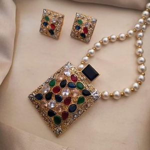 Vente flash : Parure de bijoux en or 18 carats plaqué or, style indien, avec zircon artificiel Kundan, pour fiançailles, mariages et fêtes - Product Image 4