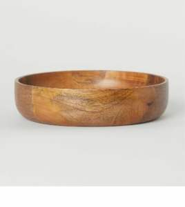 Un producto de utensilios de cocina hecho de madera de primera calidad utilizado para servir comida, conocido como tazón. - Product Image 1