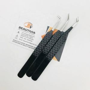 คีมคีบขนตาแบบเส้นใยเกรดสำหรับการผ่าตัดออกแบบโลโก้ได้อย่างมืออาชีพด้ามจับที่สมบูรณ์แบบทำจากสเตนเลสเคลือบสีดำทนทาน - Product Image 6