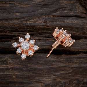 Boucles d'oreilles clous en zircon, design vintage religieux, tendance, flocon de neige, papillon, géométrique, pour cadeau de fête, avec diamant et perle, en alliage de zinc - Product Image 2