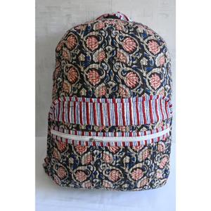 Mini Mochila de Algodón Indio con Estampado Floral Hecho a Mano, Cierre de Cremallera, Ligera, con Correa Desmontable, para la Escuela o Viajes - Product Image 2