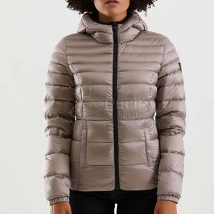 Veste matelassée pour femme de qualité supérieure, vêtement thermique doux pour les températures froides et les besoins quotidiens - Product Image 2