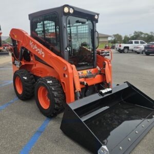 Chargeuse compacte Kubota SSV65 d'occasion 2023 - Puissance fiable, durabilité et polyvalence - Product Image 3