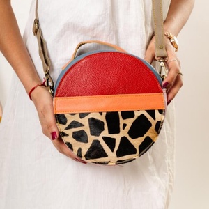 Bolso de hombro tipo bandolera de estilo Vintage de cuero genuino para mujer, diseño de girasol intrincado, portátil, estadio de verano, otoño y primavera - Product Image 1