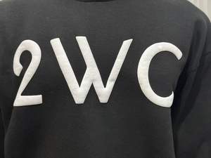 Sudadera Clush Industries de 420g, 100% Algodón Felpa, Bordada, con Cierre, Negra, Corte Regular, Talla Americana, Estilo Vintage Urbano, Personalizada - Product Image 3