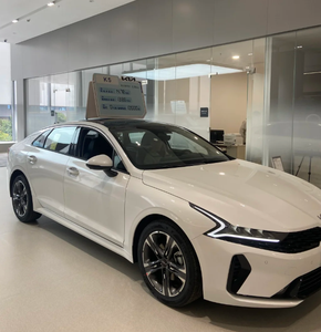 Nuevo KLa K5 Modelo 2025 2.0T Sedán Flagship de 4 Puertas y 5 Asientos, Vehículo Mediano de Gasolina con Tracción Delantera y R19, Alta Velocidad - Product Image 3