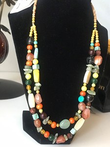 Collier en résine bohème avec perles de pierres naturelles, bijoux superposés multicolores en pierres précieuses, pièce maîtresse unisexe tendance pour femme - Product Image 4