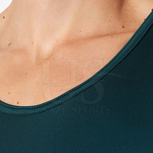 เสื้อกล้ามผู้ชาย คุณภาพสูง ผ้าฝ้าย/ใยไผ่ ระบายอากาศ แห้งเร็ว สีและโลโก้ปรับแต่งได้ น้ำหนักเบา ขายดี สไตล์โดดเด่น - Product Image 5
