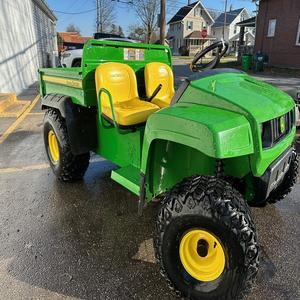 Véhicule utilitaire John Deere Gator XUV590 en gros, idéal pour les concessionnaires, les entreprises et les grandes exploitations recherchant une puissance utilitaire éprouvée - Product Image 4