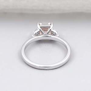 Anillo de Diamantes con Corte Asscher Rosa Rubor Certificado por IGI, Anillo de Compromiso Romántico para Hombre, Piedras Laterales Marquise, Joyería Fina de Rodio - Product Image 4