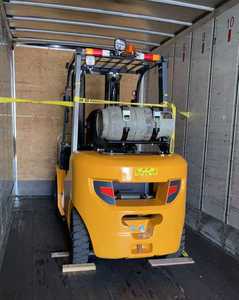 Montacargas con Motor Diésel Original y Accesorio, Capacidad de Carga de 3 Toneladas, Nuevo a la Venta - Product Image 5