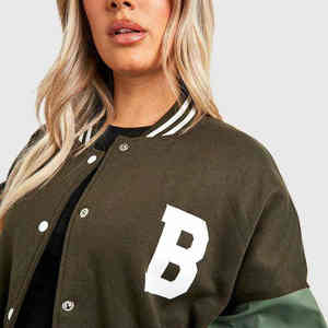 แจ็คเก็ตวาร์ซิตี้ปักโลโก้ตามสั่งสำหรับผู้หญิง ปี 2026 ขายส่ง เสื้อแจ็คเก็ตเบสบอลสตรีทแวร์ แขนหนัง แจ็คเก็ตเลตเตอร์แมนแบบเรียบ - Product Image 6