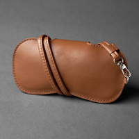 Vente en gros d'étui à lunettes marron vintage fait à la main étui à lunettes étui à lunettes en cuir support personnalisé spécial tour de cou