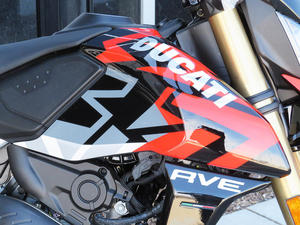 Vitesse maximale Duca_tiis Hypermotard 698 RVE Graffiti 659cc course tout-terrain Sport aventure Touring moto Sportbikes Sportbikes - Product Image 5