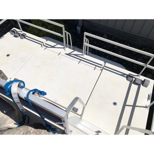 Lancha Motora Gibson 37 Sport Series de 1993 con Casco de Fibra de Vidrio - Product Image 3