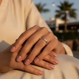 Anillo Minimalista de Plata 925 para Mujer, Martillado, Ajustable, Anillo de Bodas o Joyería de Estilo Religioso - Product Image 2