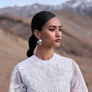 Belle mini-robe avec broderie de perles et de perles Soft Floral Design Woven Technics Meilleur prix - Product Image 1