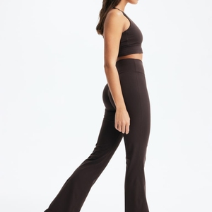 Pantalon de fitness à taille élastique Pantalon de yoga à motif personnalisé en polyester et élasthanne - Product Image 4