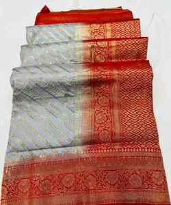 Saree inspiré de la soie avec un design en filet pour les femmes - Product Image 6