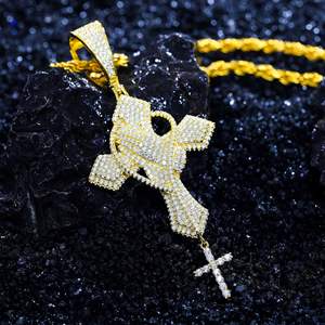 Pendentif Croix Mains Pliées en Moissanite de Laboratoire RITZIN avec Croix Suspendue en Argent Sterling - Product Image 2