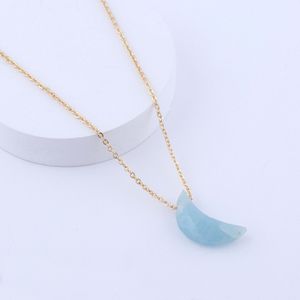 หินวันเกิดจากธรรมชาติพลอยสีฟ้าอ่อนตัดเป็นรูปดวงจันทร์แบบมินิมอลลิสต์จี้ห้อยคอสีทองแบบเข็มสร้อยคอประดับท้องฟ้า - Product Image 1