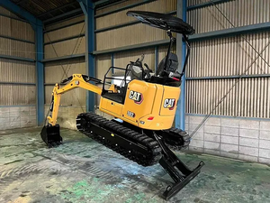Excavadora compacta diésel hidráulica Cat 302 CR de 2.2 toneladas, 21HP, nueva/usada, con giro de cola cero, a precio económico. - Product Image 2